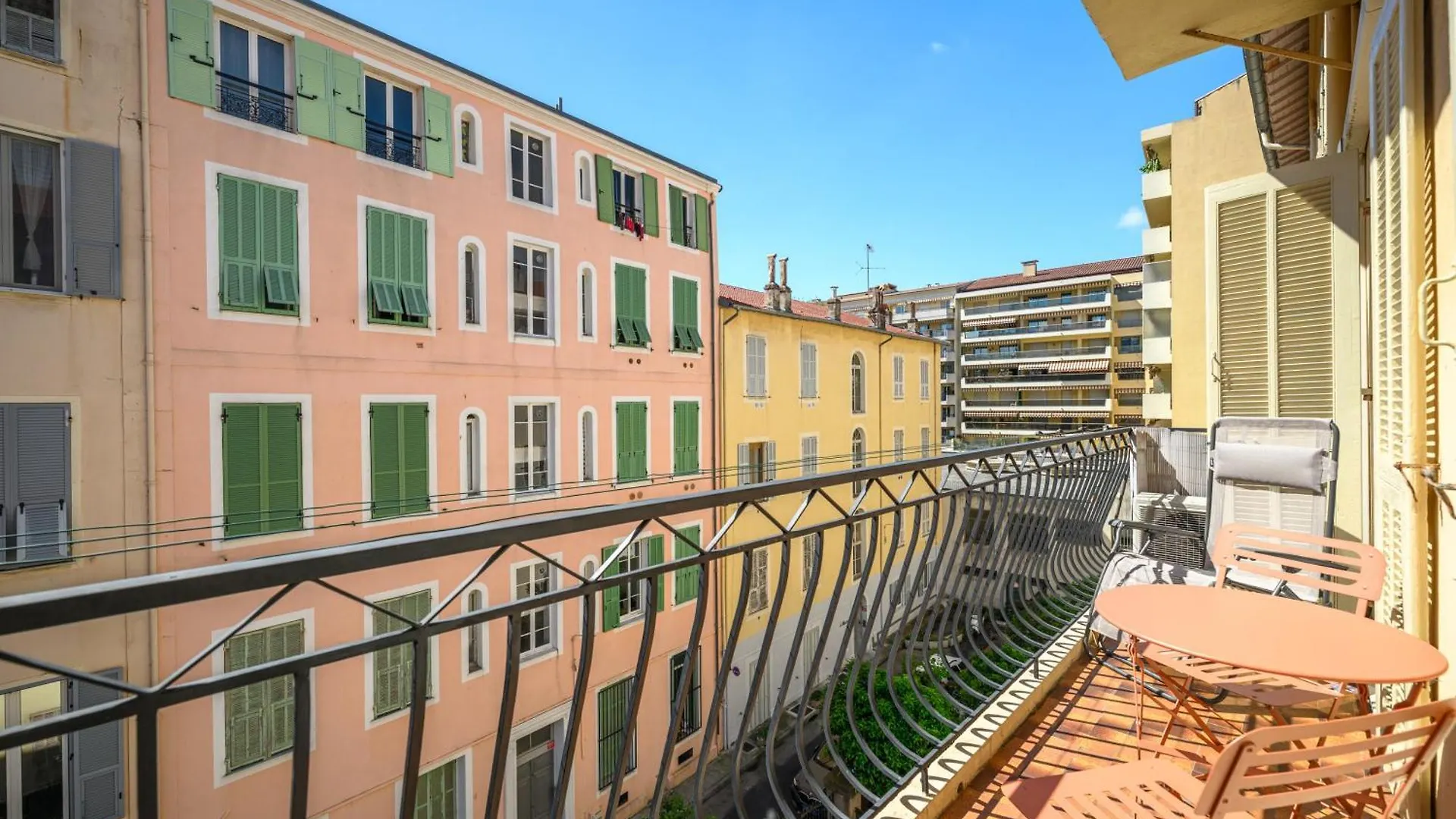 Apartment Le Botta, Spacieux Appartement Famillial, Centre Ville De Menton, Jardins Bioves, A 5 Minutes De La Mer France