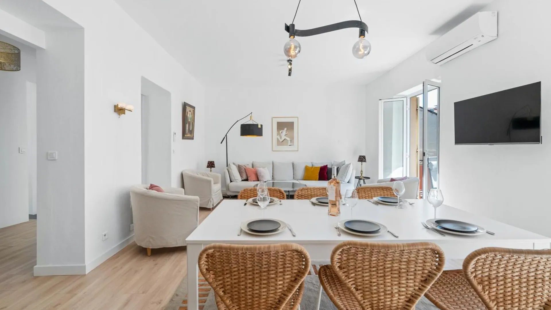 Le Botta, Spacieux Appartement Famillial, Centre Ville De Menton, Jardins Bioves, A 5 Minutes De La Mer France