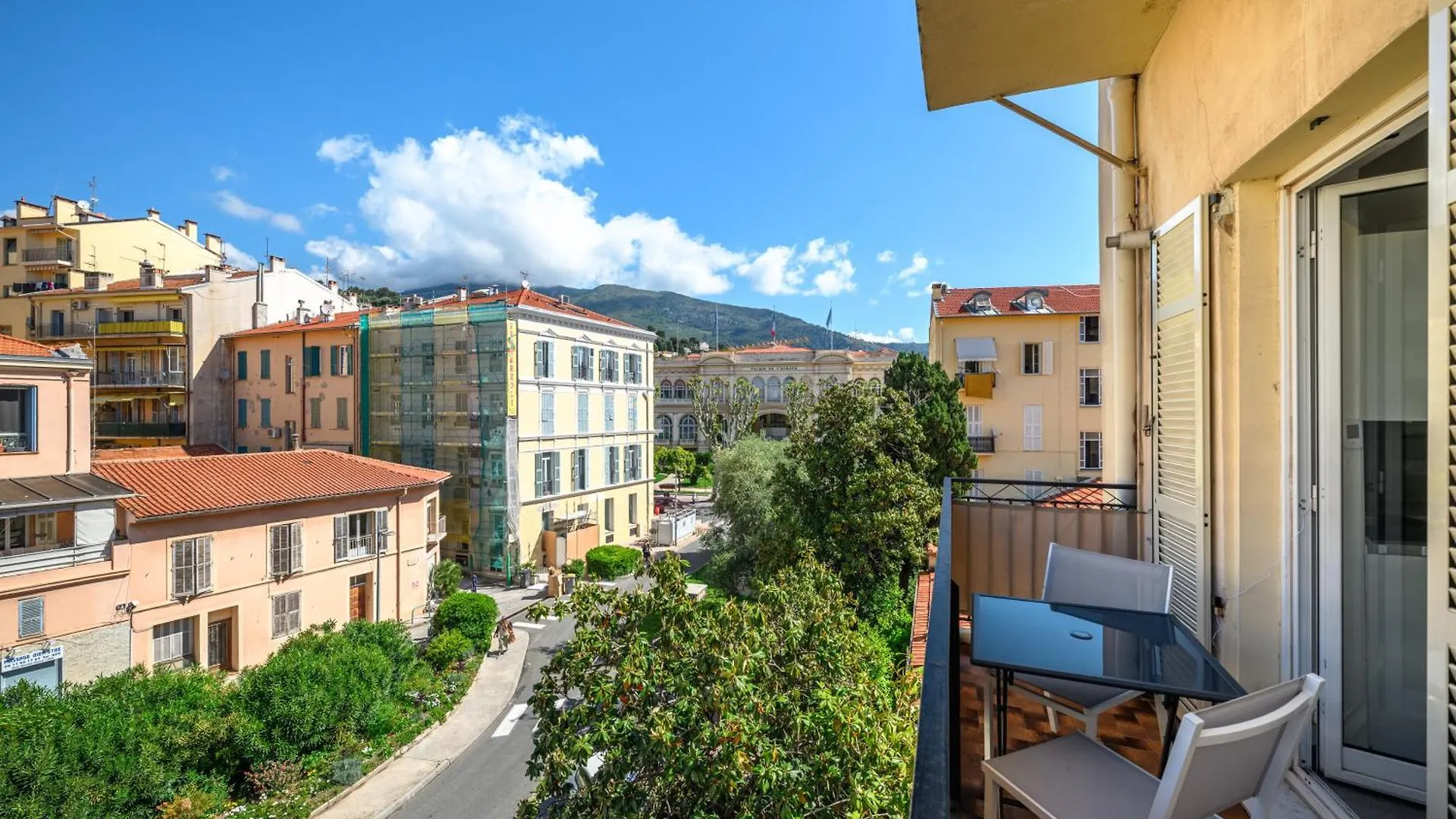 Le Botta, Spacieux Appartement Famillial, Centre Ville De Menton, Jardins Bioves, A 5 Minutes De La Mer Apartment Menton