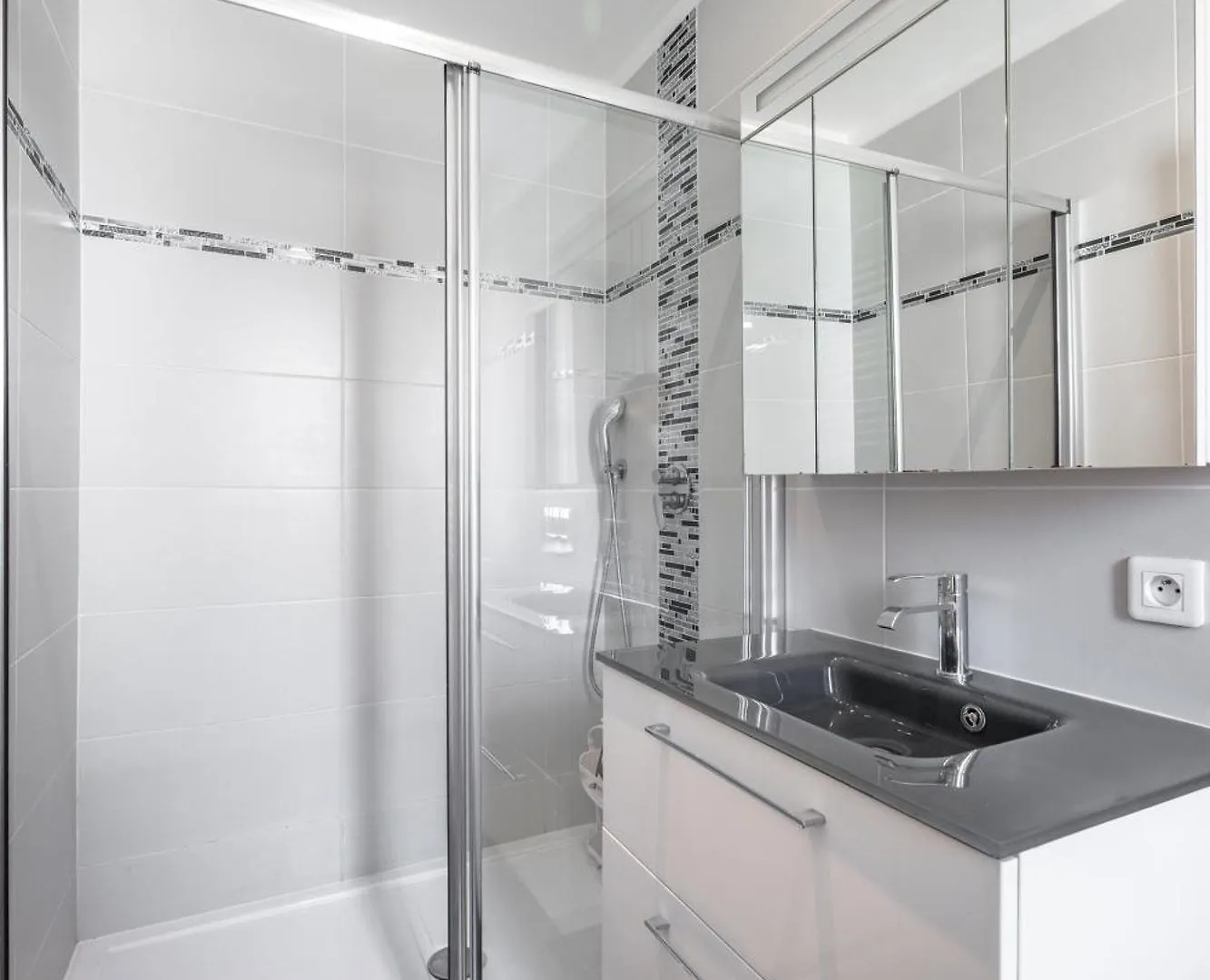 Le Botta, Spacieux Appartement Famillial, Centre Ville De Menton, Jardins Bioves, A 5 Minutes De La Mer Menton
