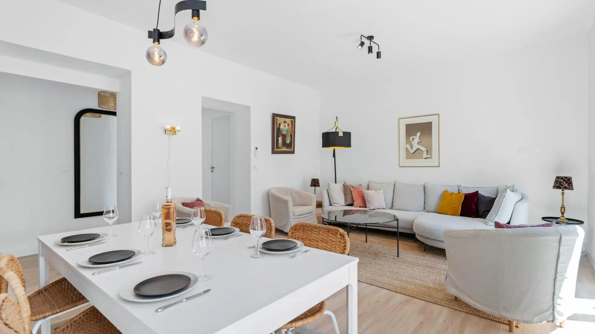 Apartment Le Botta, Spacieux Appartement Famillial, Centre Ville De Menton, Jardins Bioves, A 5 Minutes De La Mer France